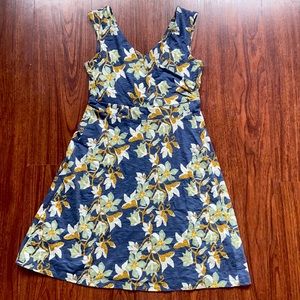 Woman’s Patagonia Dress Size S 💙